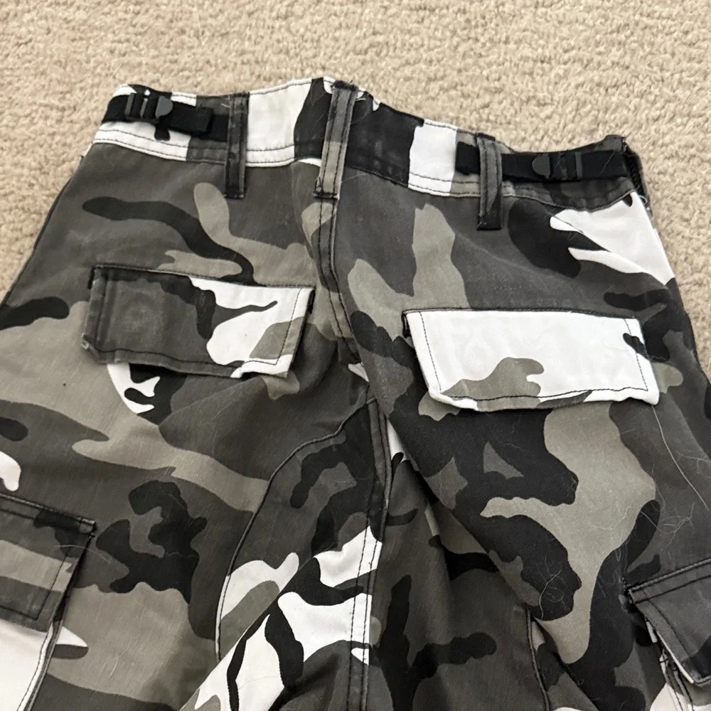 Camouflage Cargo Pants - Picture 3 of 6